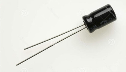 如何維護(hù)和保養(yǎng)運(yùn)行中的CBB61啟動(dòng)電容器？