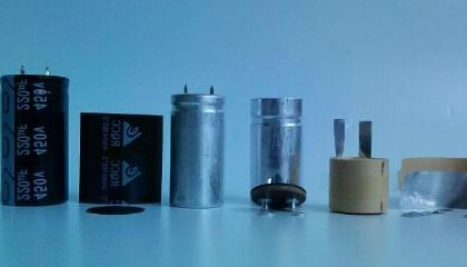 電機(jī)上的啟動(dòng)電容器和運(yùn)行電容器各有什么作用？